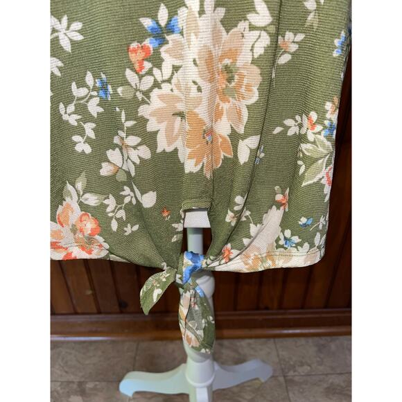 NWT‎ Womens Emily Daniels Green Floral Short Sleeve Tie Front Blouse Size L - Picture 2 of 8